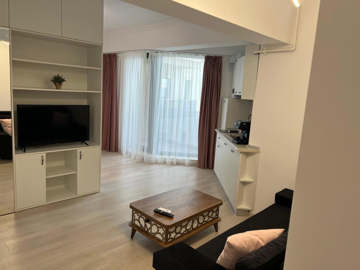 Kitty Studio Sunset Lake Apartment Mamaia Exterior photo