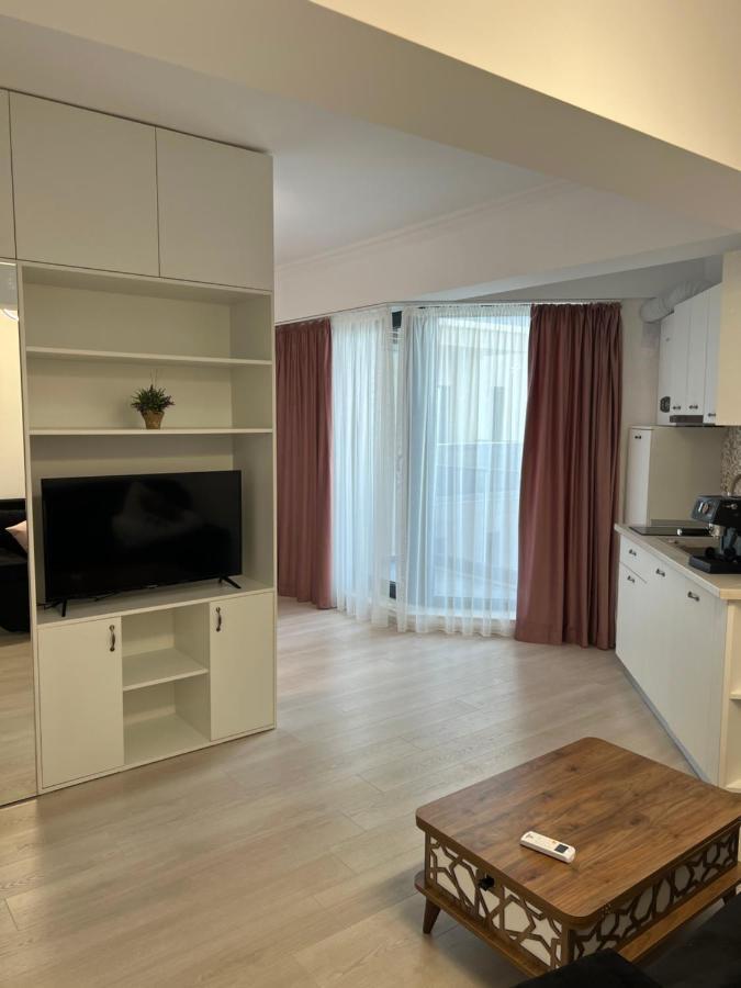 Kitty Studio Sunset Lake Apartment Mamaia Exterior photo