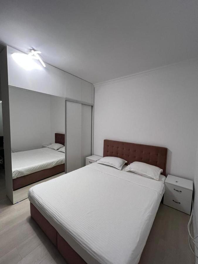 Kitty Studio Sunset Lake Apartment Mamaia Exterior photo