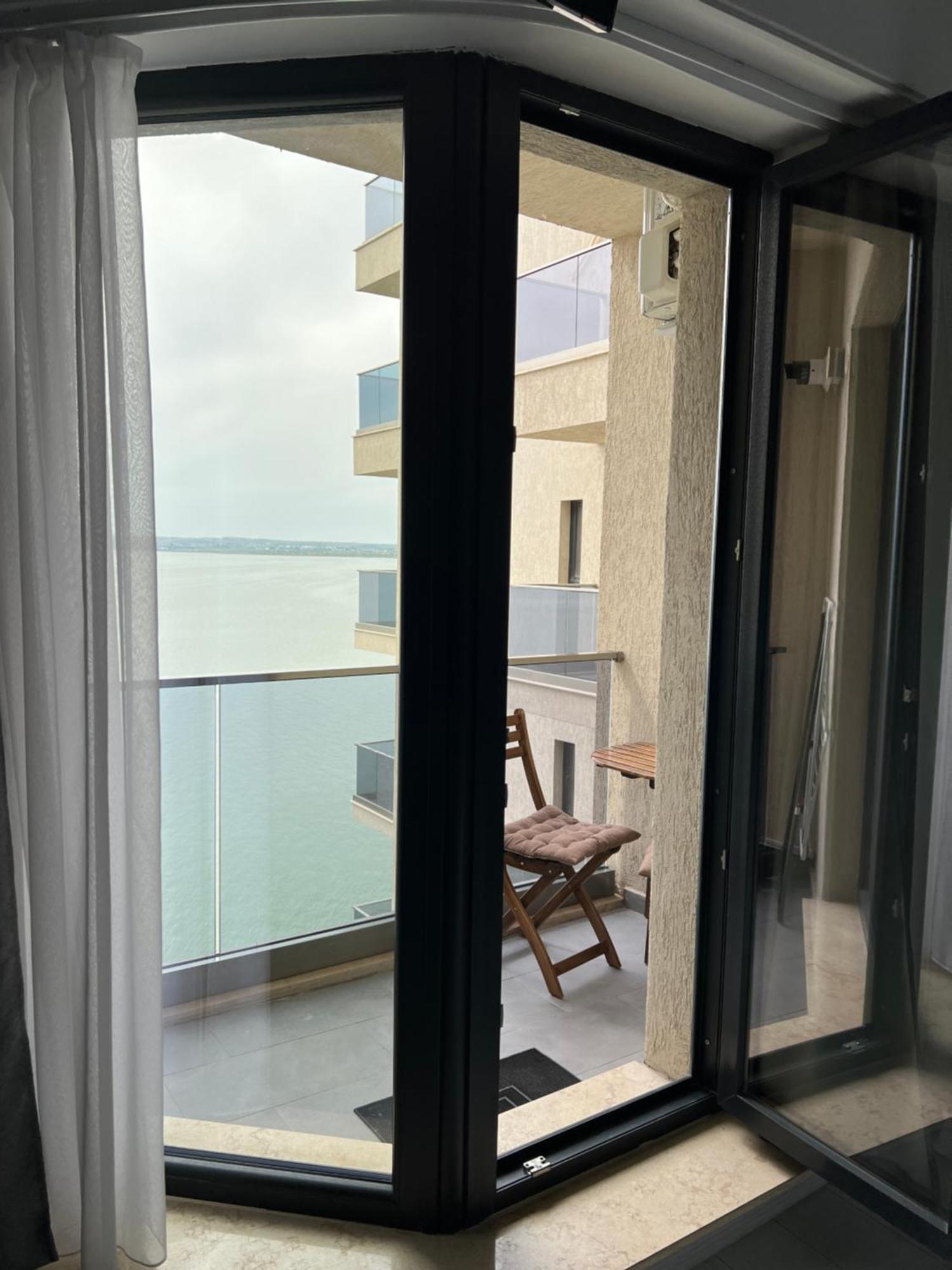 Kitty Studio Sunset Lake Apartment Mamaia Exterior photo